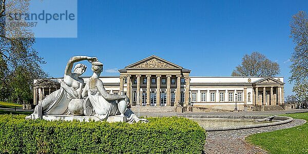 Schloss Rosenstein Panorama Reise reisen Architektur in Stuttgart  Deutschland  Europa