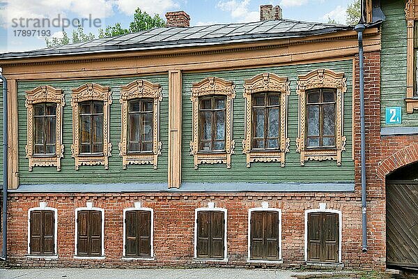 Haus mit geschnitzten Fensterläden  Wladimir  Russland  Europa