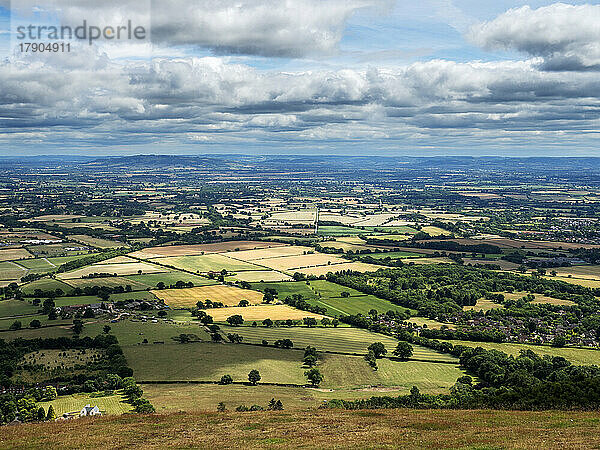 Worcestershire-Landschaft von Pinnacle Hill in den Malvern Hills  AONB (Area of Outstanding Natural Beauty)  Worcestershire  England  Vereinigtes Königreich  Europa