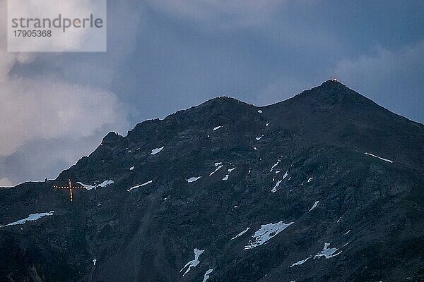 Herz-Jesu-Feuer in Tirol  Ötztal  Tirol  Österreich  Europa