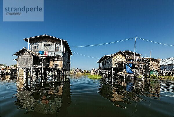 Gestelzte Häuser in einem Dorf am Inle-See  Myanmar  Asien