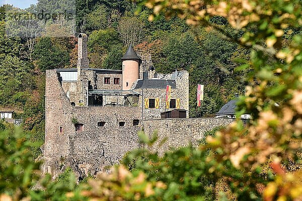 Schloss Oberstein  Ruine einer mittelalterlichen Höhenburg in Idar-Oberstein im Hunsrück  Rheinland-Pfalz  Deutschland  Europa