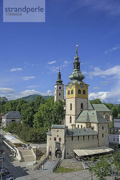 Blick vom Uhrturm auf die Stadtburg Mestsky Hrad  Banská Bystrica  Banskobystrický kraj  Slowakei  Europa
