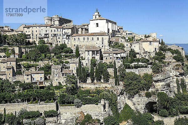 Altstadt mit Renaissanceschloss  Gordes  Vaucluse  Provence-Alpes-Cote dAzur  Provence  Südfrankreich  Frankreich  Europa