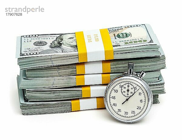 Zeit ist Geld-Konzept  Stoppuhr und Stapel von neuen 100 US-Dollar 2013 Ausgabe Banknoten Rechnungen Bündel vor weißem Hintergrund