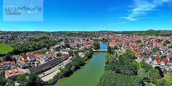 Luftbild von Rottenburg am Neckar mit Blick auf die historische Altstadt. Rottenburg am Neckar  Tübingen  Baden-Württemberg  Deutschland  Europa