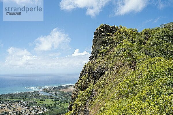 Sleeping Giant (Nounou Mountain) East Trail mit Blick auf Wailua  Kauai  Hawaii  USA  Nordamerika