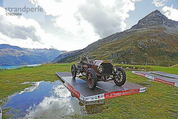 Mercedes Simplex 60 HP  Baujahr 1903 ausgestellt bei Bergrestaurant Paradiso im Rahmen der Internationalen Automobilwochen  St. Moritz  Engadin  Schweiz  Europa
