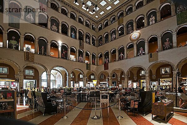 Innenansicht des Kaufhauses AMO (Alajmo) Venedig  Venetien  Italien  Europa