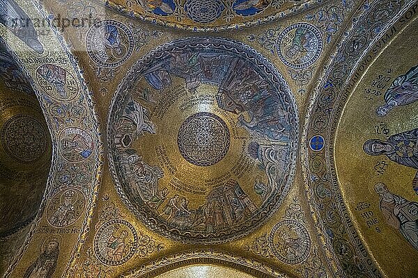 Innenaufnahme Markusdom  Mosaike  Fresken  Venedig  Venetien  Adria  Norditalien  Italien  Europa