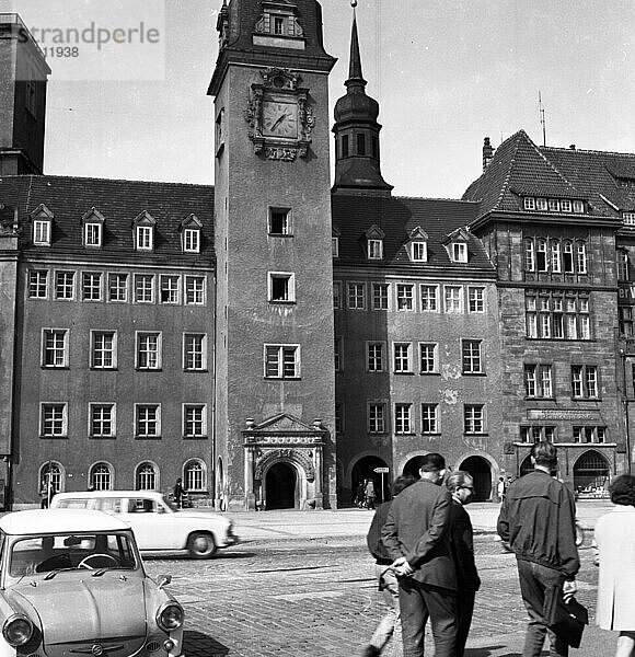 Szenen in Leipzig des Jahres 1974  hier am 9. 4. 1974 im Alltag der DDR  DDR  Deutschland  Europa