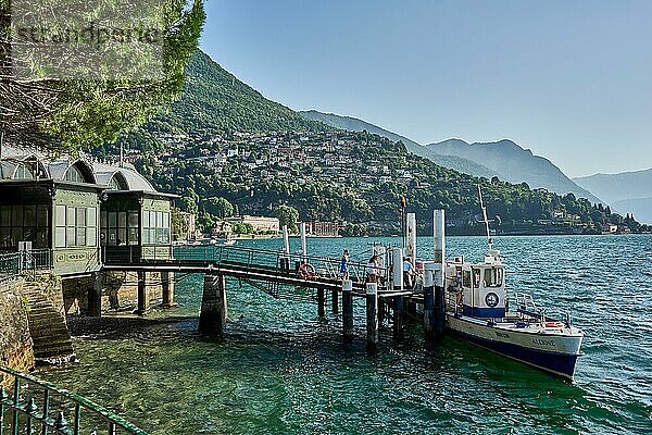 Fährterminal  Hafen  Fähre  Piazza Risorgimento  Cernobbio  Comer See  Provinz Como  Region Lombardei  Italien  Europa