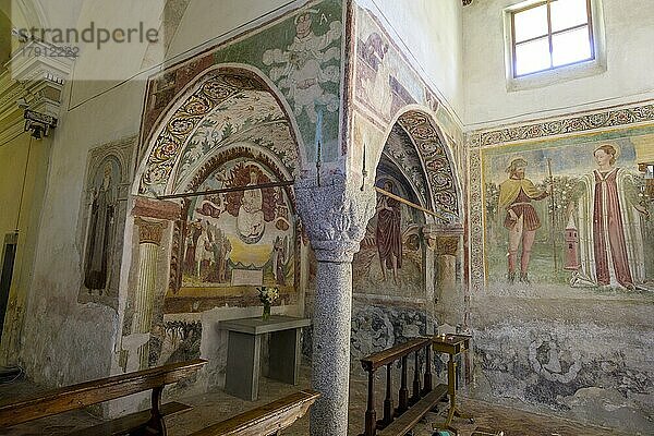 Fresken aus dem 12. Jh. in der Kirche San Giorgio  Zone  Provinz Brescia  Italien  Europa