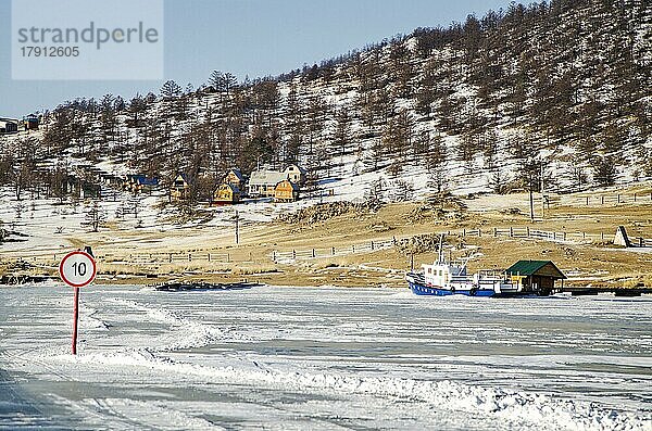 Baikalsee  Pribaikalsky-Nationalpark  Provinz Irkutsk  Sibirien  Russland  Europa