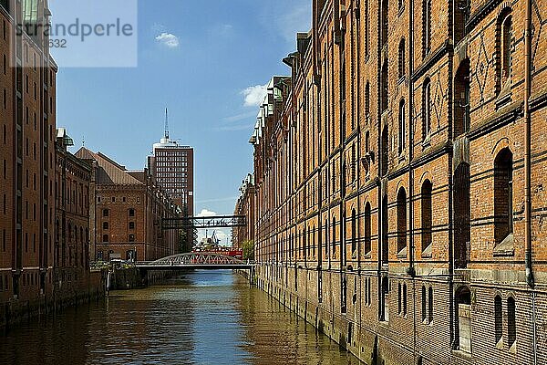 Blick vom Kibbelsteg in den Brooksfleet  Speicherstadt  Hamburg  Deutschland  Europa