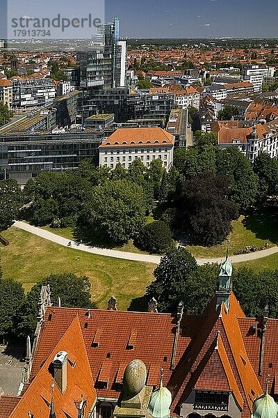 Blick vom Rathausturm auf das Verwaltungsgebäude der Norddeutschen Landesbank  Hannover  Niedersachsen  Deutschland  Europa