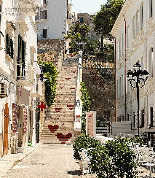 Italien  Apulien  Vieste  Treppe der Liebe in der Altstadt