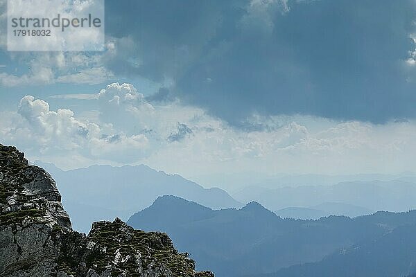 Blick vom Wendelstein in die Umgebung  August  Bayern  Deutschland  Europa