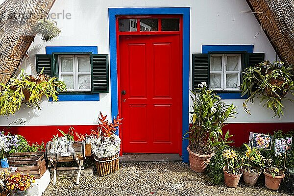 Typisches historisches traditionelles Landhaus  Santana  Madeira  Portugal  Europa