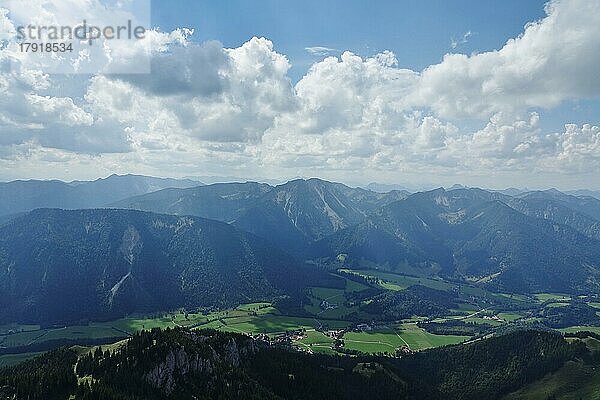 Blick vom Wendelstein in die Umgebung  August  Bayern  Deutschland  Europa