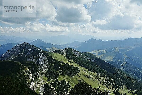 Blick vom Wendelstein in die Umgebung  August  Bayern  Deutschland  Europa