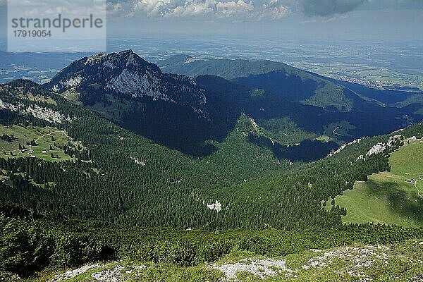 Blick vom Wendelstein in die Umgebung  August  Bayern  Deutschland  Europa