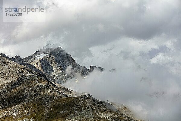 Wolken am Furkahorn  Aussicht von der Tälli  Furkapass  Wallis  Schweiz  Europa