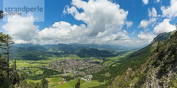 Panorama vom Schattenberg  1692m  auf Oberstdorf  Allgäu  Bayern  Deutschland  Europa