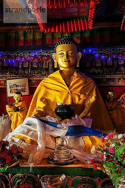 SPITUK  INDIEN  SEPTEBMER 16  2012: Buddha Sakyamuni-Statue in der Spituk Gompa (tibetisch-buddhistisches Kloster) . Ladakh  Indien  Asien