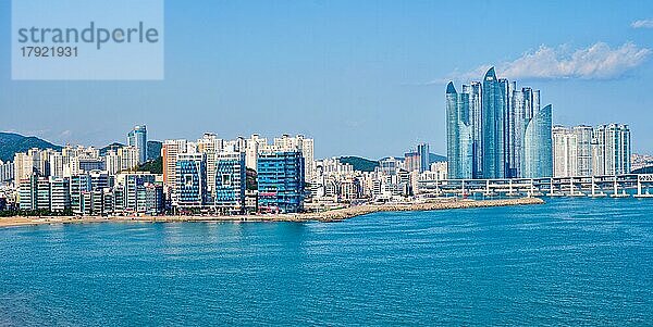 Panorama von Busan  einer großen Hafenstadt in Südkorea  BUSAN  SÜDKOREA