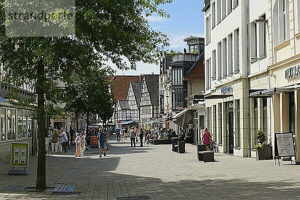 Fußgängerzone in der Altstadt  Bad Salzuflen  Ostwestfalen-Lippe  Nordrhein-Westfalen  Deutschland  Europa