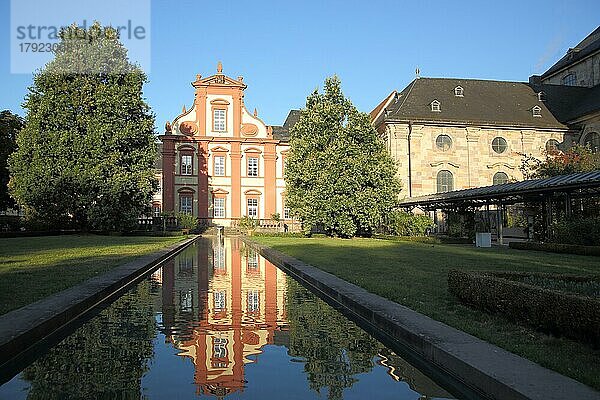 Barockes Gebäude und Dommuseum  Domdechanei  Fulda  Hessen  Deutschland  Europa