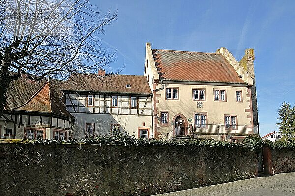 Historisches Burgmannenhaus mit Stufengiebel  Gebäude  in Babenhausen  Hessen  Deutschland  Europa