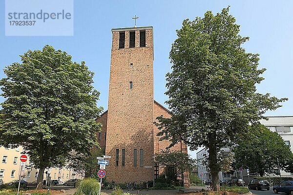 Neugotische Kirche Mariae Namen  Hanau  Hessen  Deutschland  Europa