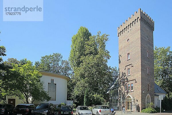 Rapunzelturm am Grüneburgpark  Turm  Westend  Main  Frankfurt  Hessen  Deutschland  Europa