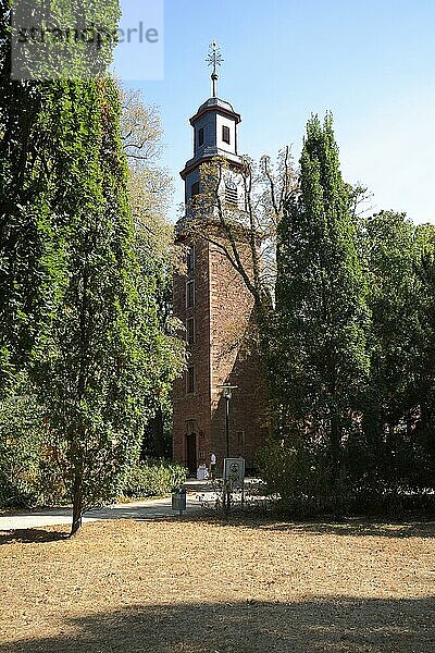 Schlosskirche vom Rumpenheimer Schloss  Rumpenheim  Main  Offenbach  Hessen  Deutschland  Europa