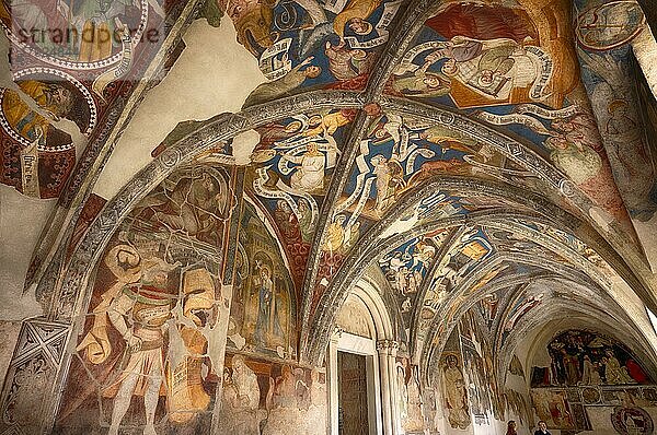 Fresken im Kreuzgang  Dom Mariae Aufnahme in den Himmel und St. Kassian  Brixner Dom  Brixen  Bressanone  Südtirol  Trentino  Italien  Europa