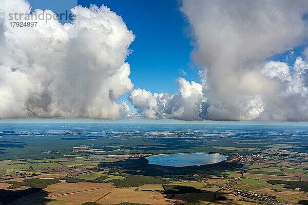 Luftbild des Arendsee  Altmark  Wasser  See  Sachsen-Anhalt  Deutschland  Europa
