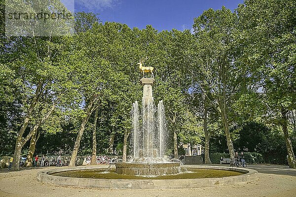 Brunnen Zum Goldenen Hirschen  Rudolph-Wilde-Park  Stadtpark  Schöneberg  Tempelhof-Schöneberg  Berlin  Deutschland  Europa
