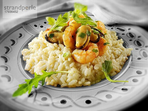 Klassisches Risotto mit Krabben  Muscheln