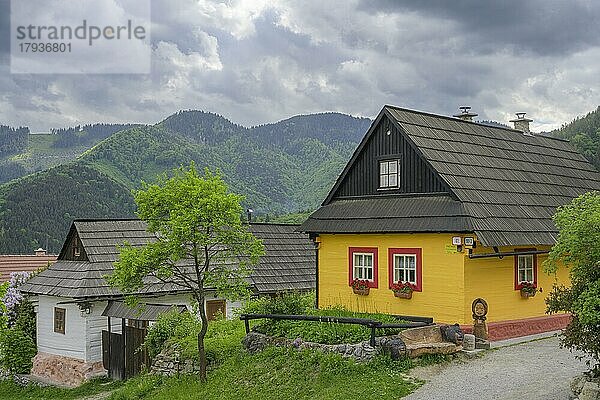 Dorf Vlkolinec  Unesco Welkulturerbe  Ru?omberok  ?ilinský kraj  Slowakei  Europa