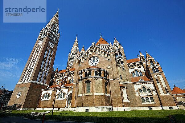 Voitive Kathedrale von Szeged  Domplatz  Ungarn  Europa