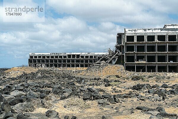 Verlassene Gebäuderuinen im Süden von Lanzarote  Kanarische Inseln  Spanien  Europa