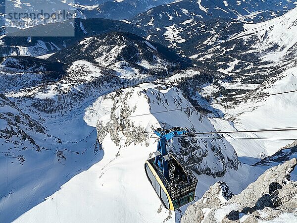 Winterlandschaft  Panoramagondel der Dachstein Gletscherbahn  Ramsau am Dachstein  Steiermark  Österreich  Europa