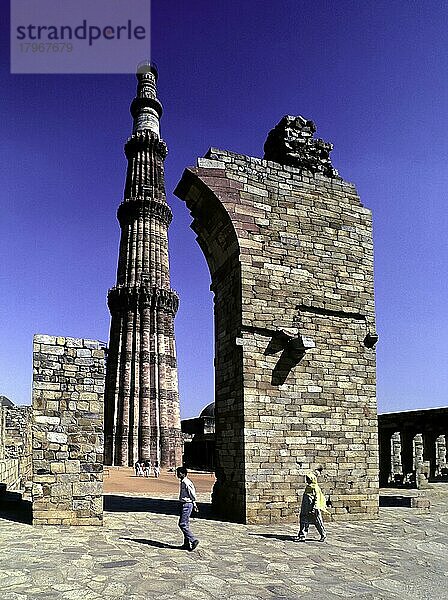 Der Qutab Minar  Delhi  Indien  Asien