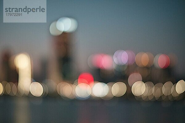 Bokeh Lichter der Stadt Gebäude bei Nacht in Macau  China  Asien