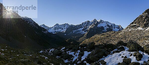 Bergpanorama mit Sonnenstern und Sellrainer Bergen  Sellrain  Innsbruck  Tirol  Österreich  Europa