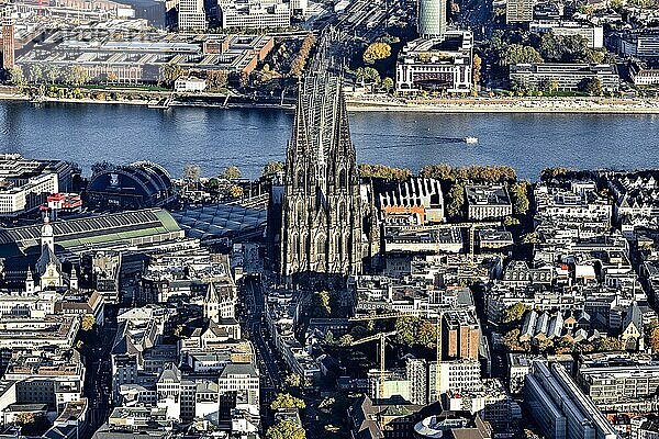 Kölner Dom  Hohe Domkirche zu Köln  Altstadt  Köln  Rheinland  Nordrhein-Westfalen  Deutschland  Europa