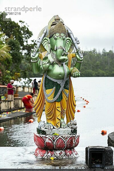 Statue von Lord Ganesh am heiligen See von Ganga Talao im Süden der Insel Mauritius