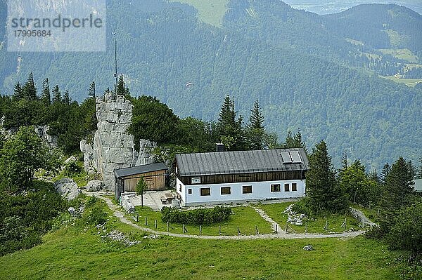 Kampenwand  Kampenwandhütte  1510 m über nn  August  Chiemgau  Aschau  Bayern  Deutschland  Europa